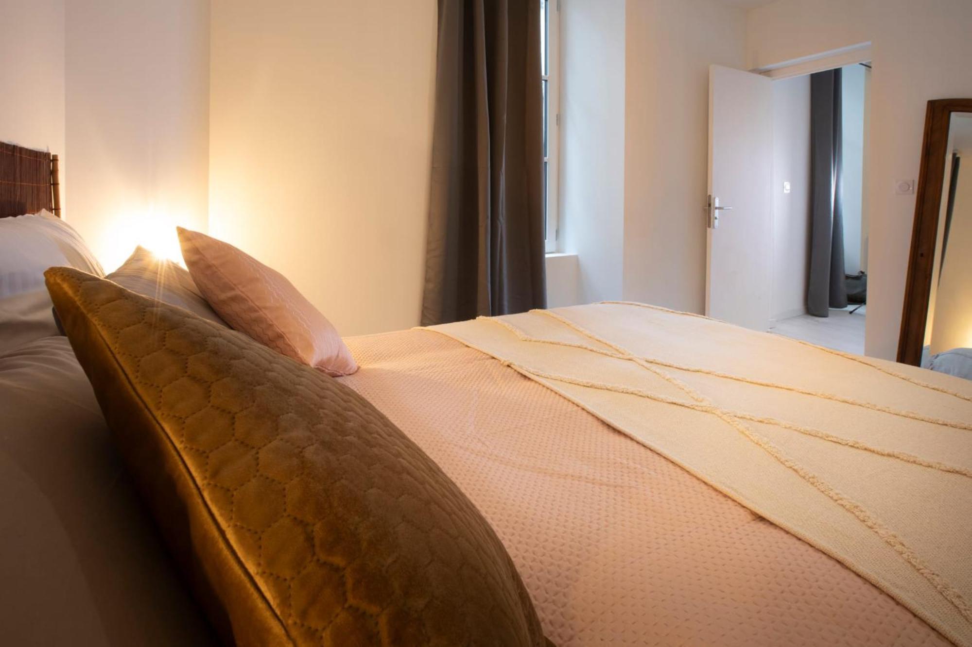 Le Nid 3 Etoiles Wifi, Netflix, Disney, Coeur De Bastide Villefranche-de-Rouergue Exteriör bild